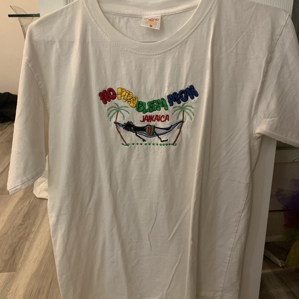 “no problem mon” embroidered Jamaica tee